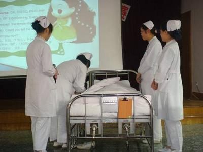 护理英语查房活动在岳阳医院如期进行