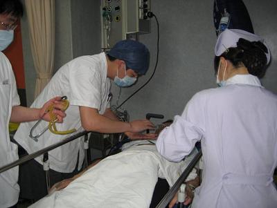 龙华医院批量伤员突发事件院内救治预案应急演练