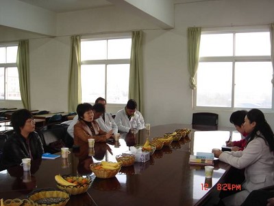 学校医管处及附属医院慰问援滇医生